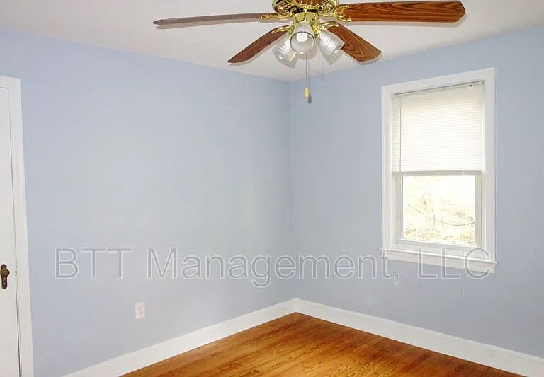 8206 Greenwood Ave #5 — Photo 5