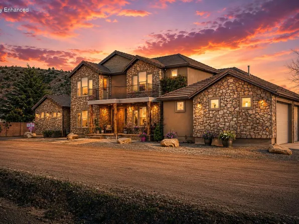 1045 W Sapphire Dr, Saint George, UT 84770