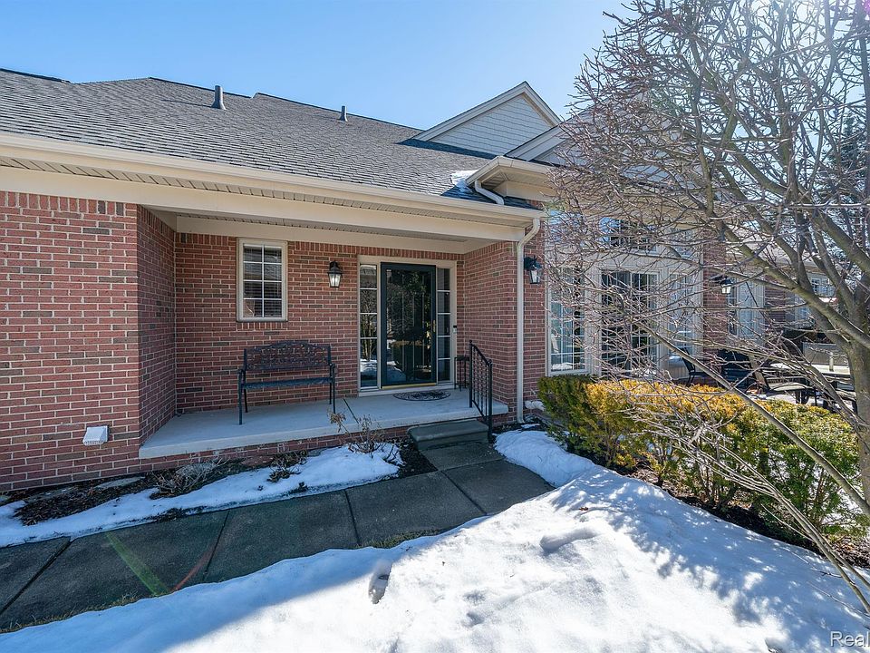1st image of 219 Harrington Dr