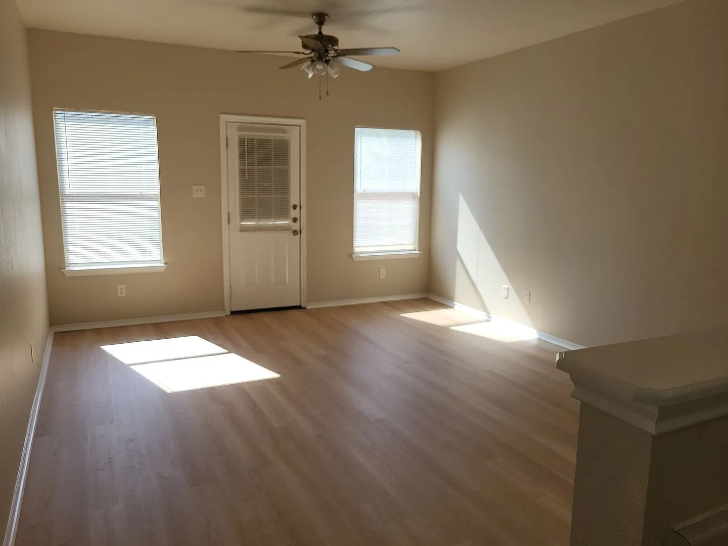 Townhome near Randolph AFB Ready for Move-In — Photo 2