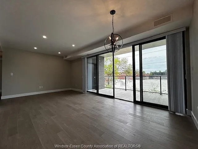 140 Main St E #203 — Photo 17