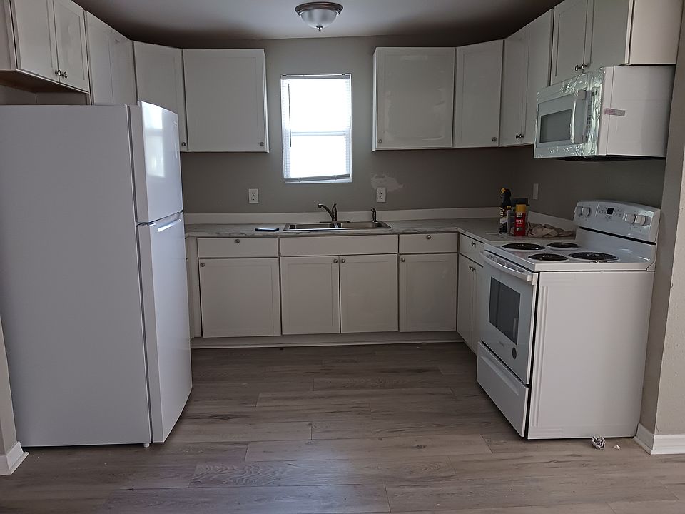 1st image of 3343 Nolan St