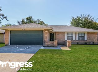 6940 Loma Vista Dr, Fort Worth, TX 76133