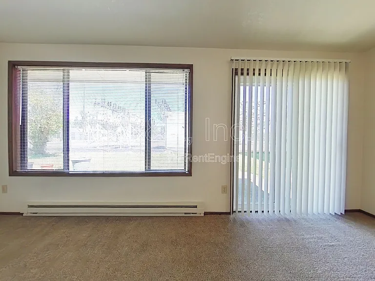 2525 NW Grant Ave — Photo 2