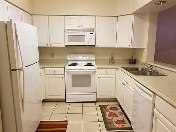 2nd image of 235 Atlantis Cir #302B