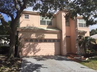 9615 NW 8th Cir, Plantation, FL 33324