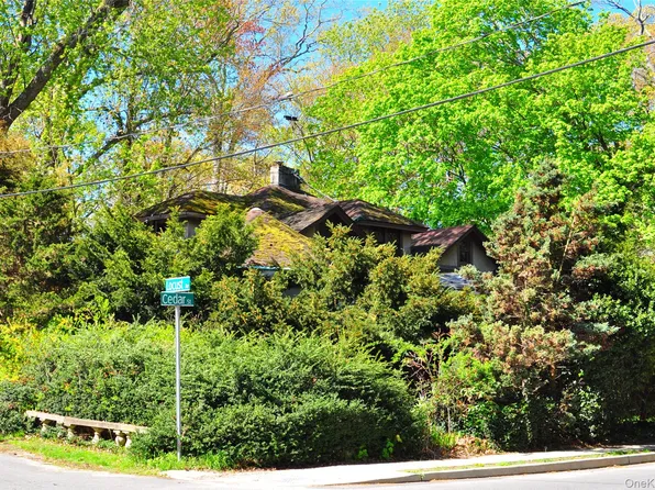 50 Cedar Street, Stony Brook, NY 11790