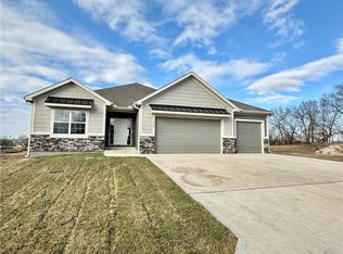 11806 E 231st St, Peculiar, MO 64078