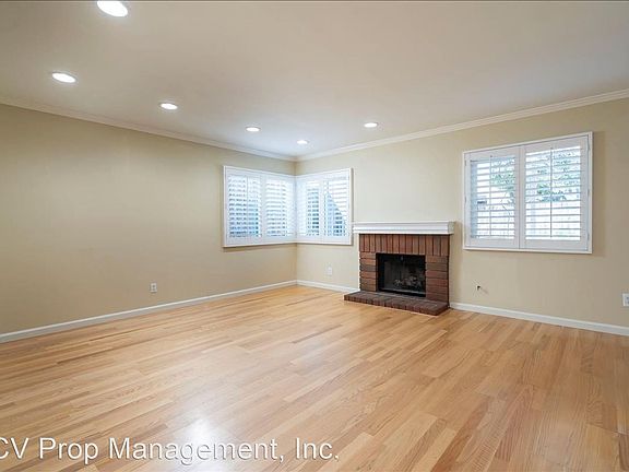 5th image of 28928 Marilyn Dr