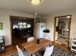 94 Sleeping Giant Dr, Hamden, CT 06518