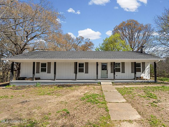 2nd image of 718 Flag Lake Rd