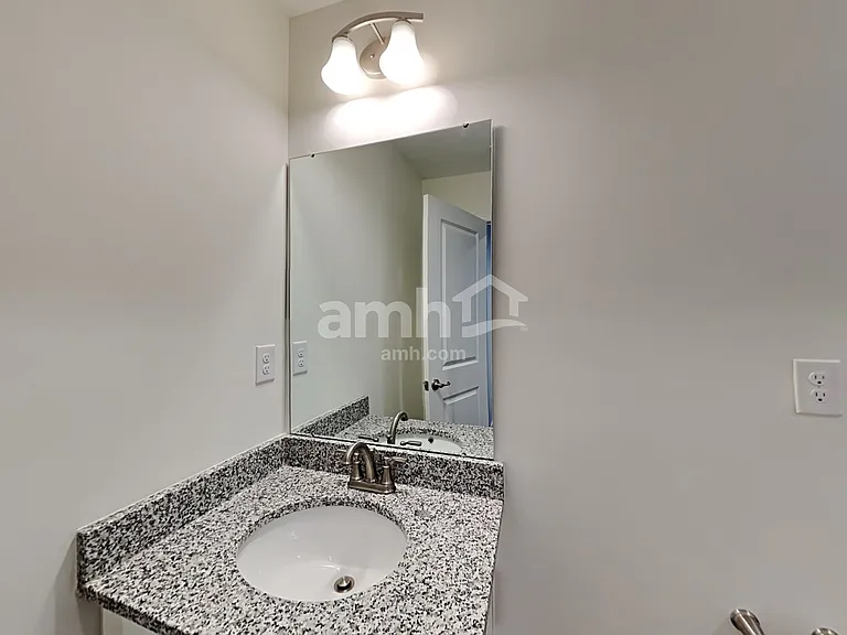 624 Hamilton Park Dr — Photo 16