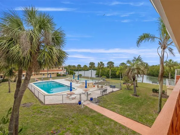 2900 45th St S APT 22, Gulfport, FL 33711