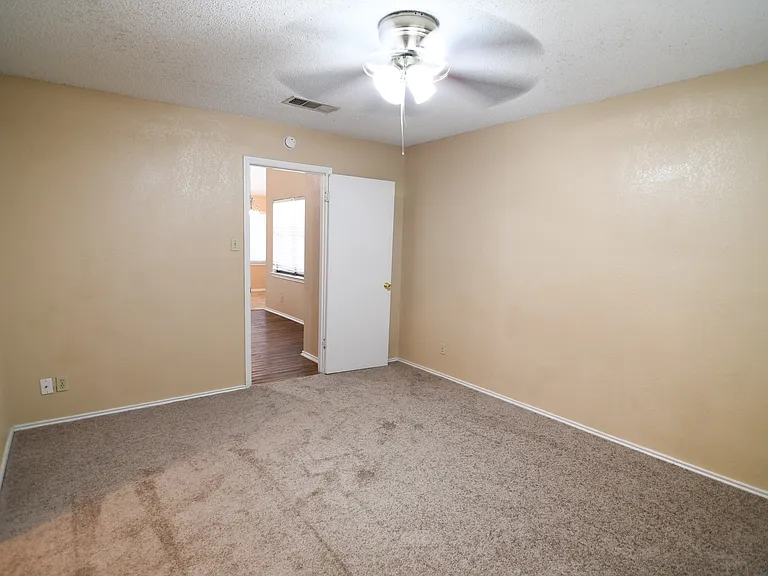 5209 Canyon Creek Dr — Photo 14