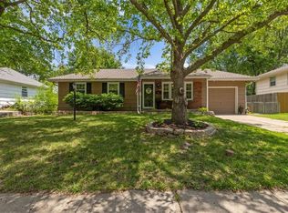 105 SW Alderson Pl, Lees Summit, MO 64063