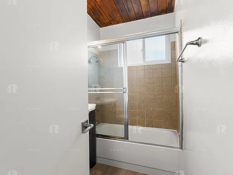 (An/Ti/Yo:B) 4232-4234 Mary Ellen Avenue — Photo 7