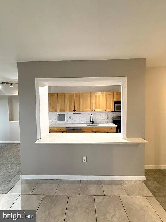 2 bed, 1.0 bath, 841 sqft, $1,850 — Photo 4