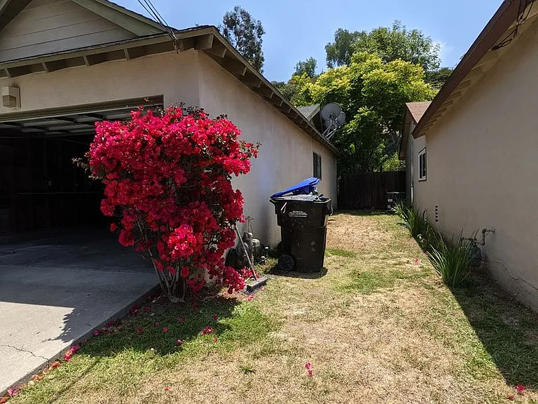 4865 Campanile Dr — Photo 34
