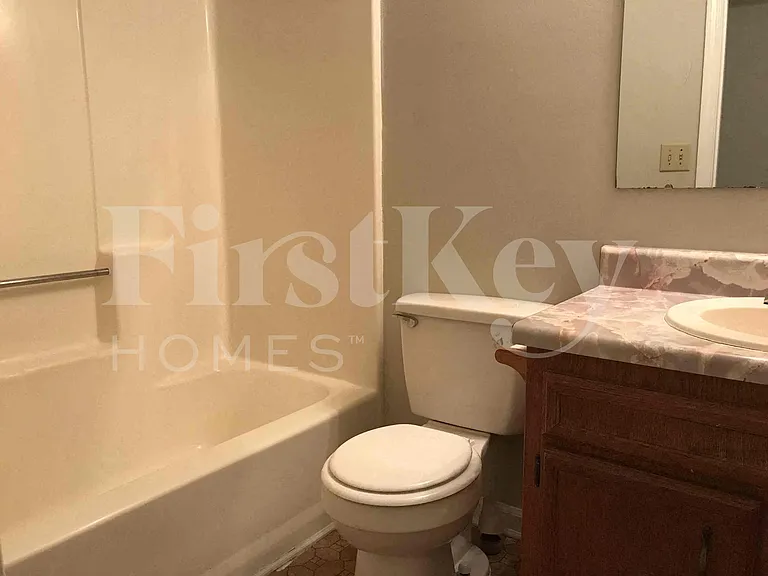 1201 Creekwood Cv — Photo 6