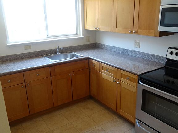 2nd image of 233 San Benito Ave
