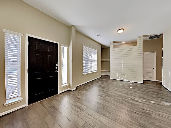 3rd image of 1588 Sugarberry Dr