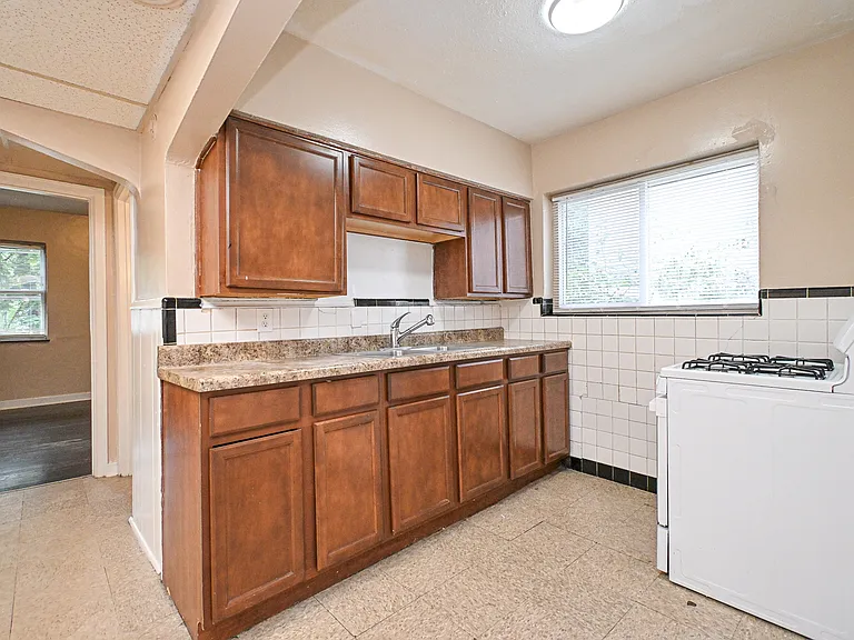 3042 Percy Ave #2 — Photo 8