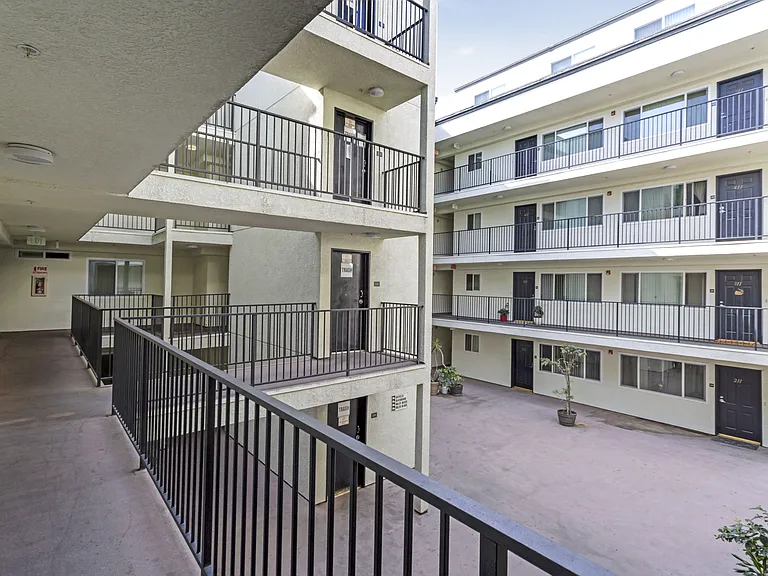 Magnolia City Lights Apartments — Photo 5