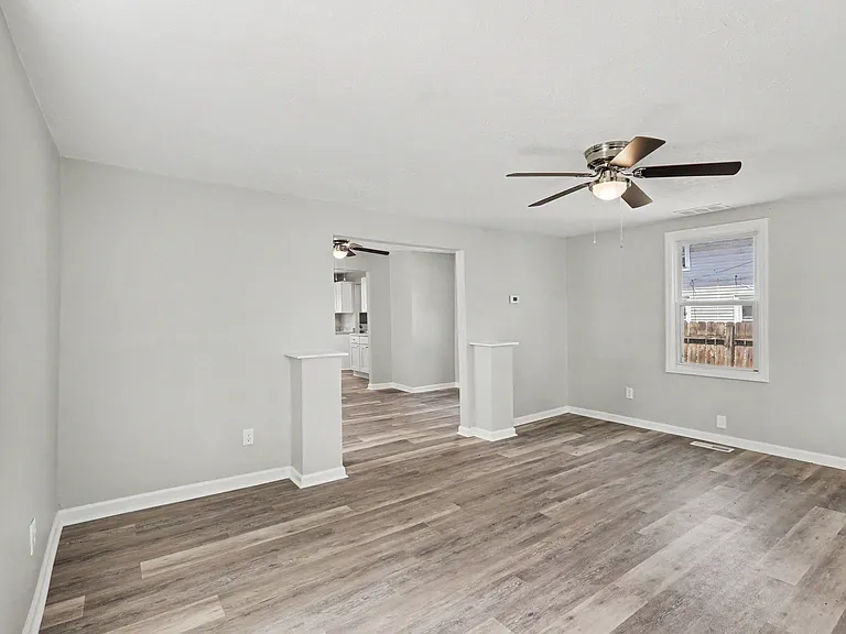 412 Scott St — Photo 4