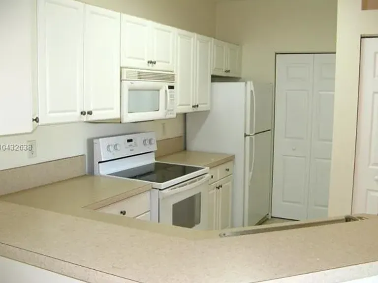 4404 SW 160th Ave #823 — Photo 7