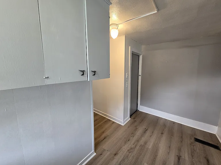 425 Glenwood St — Photo 20