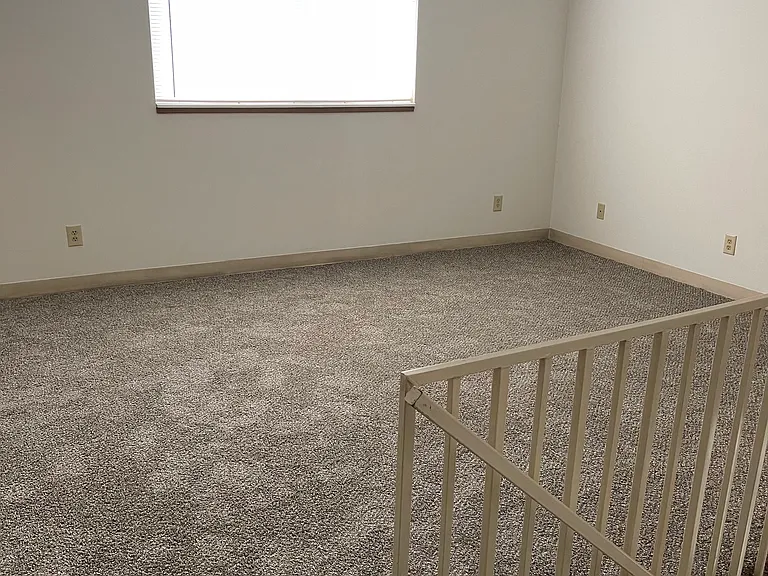 12D Danielle Dr — Photo 2