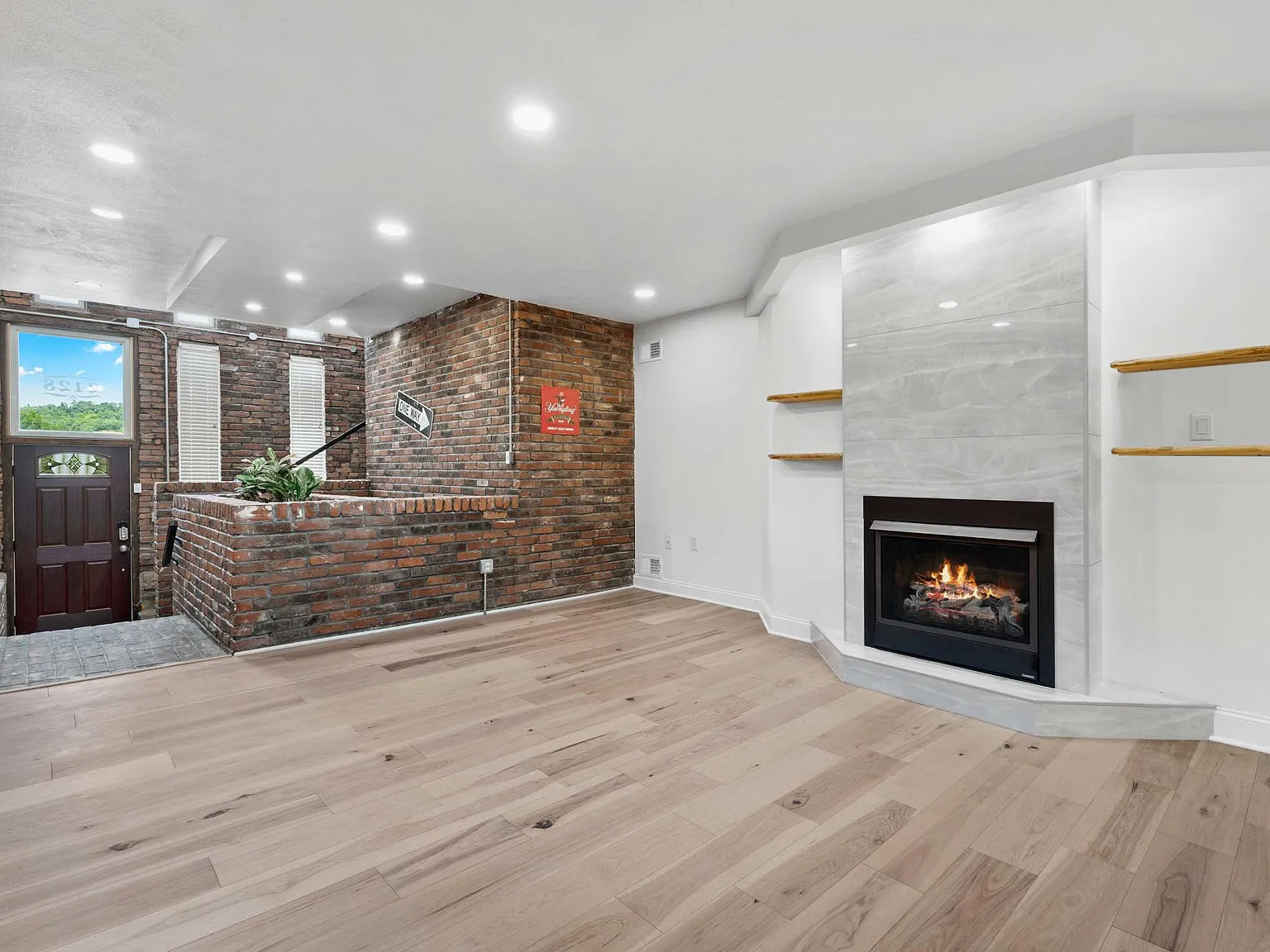4 bed, 2.5 bath, 2500 sqft, $2,950 — Photo 1
