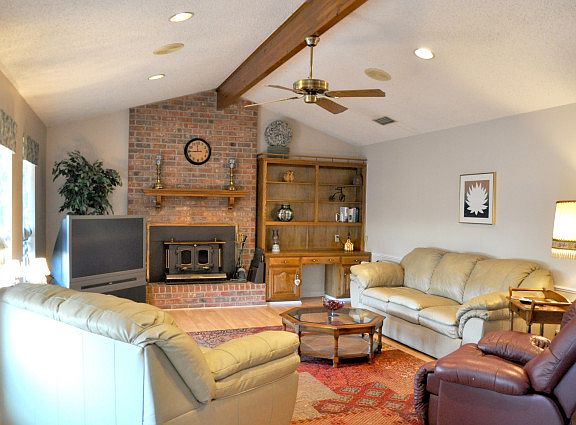 3rd image of 6733 Green Berry Dr