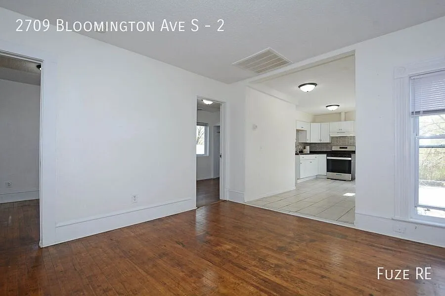 Building Photo - 2709 Bloomington Ave #2