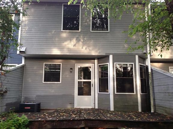 3rd image of 336 Jamestown Manor Dr