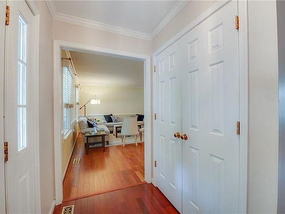 2nd image of 109 Harwood Dr
