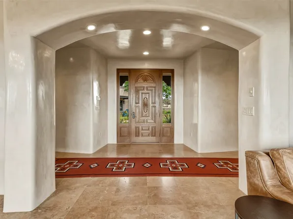 16 Cloud March E, Santa Fe, NM 87506
