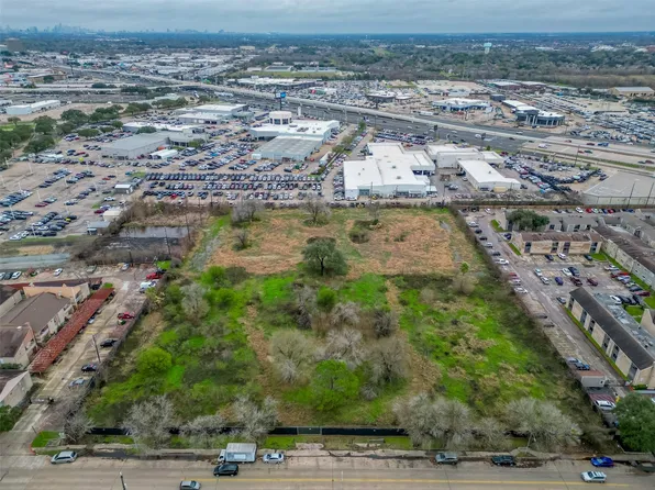 10403 Forum Park Dr, Houston, TX 77036