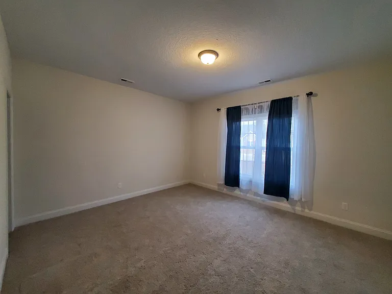 600 Unity Ct — Photo 17