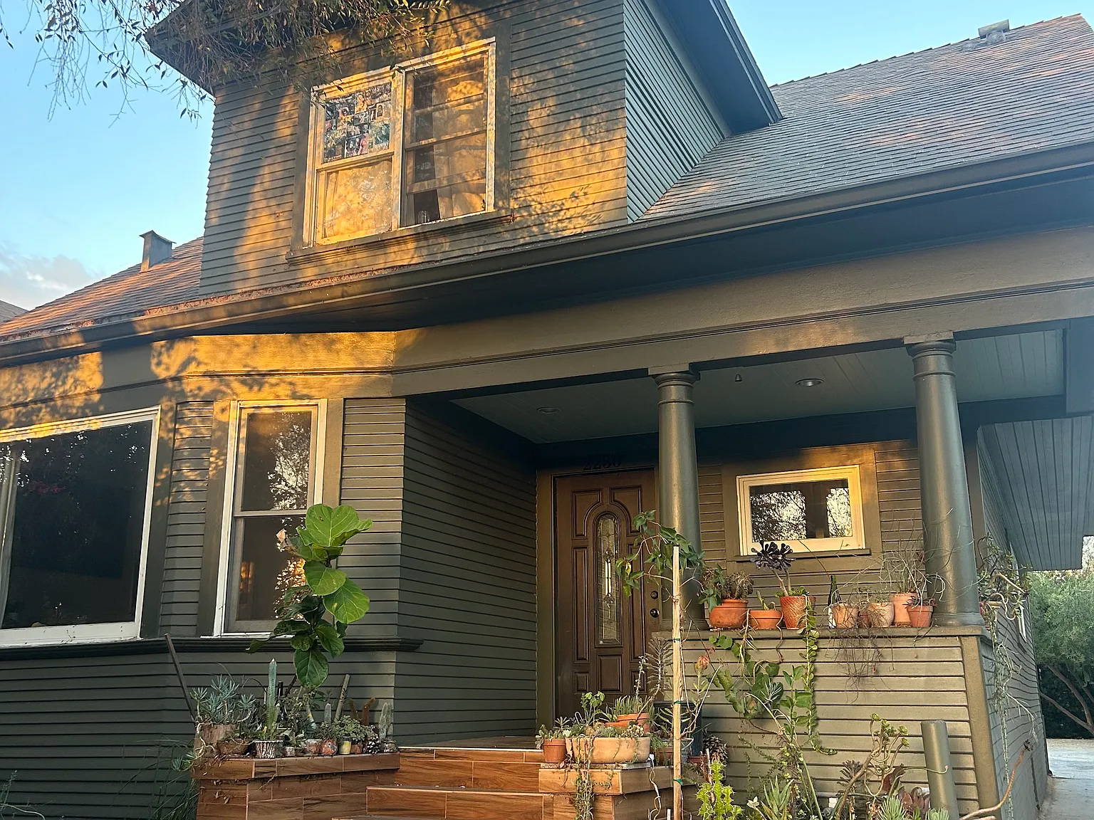 Griffin Ave, Los Angeles — Photo 1