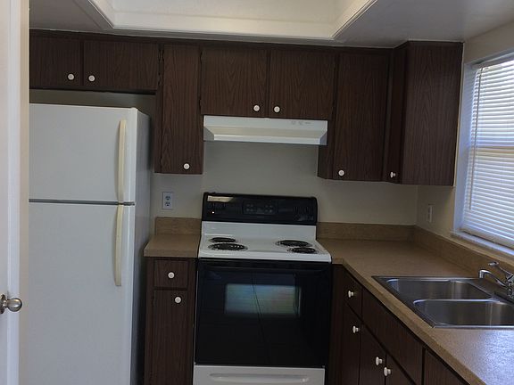 2nd image of 3066 Riverbrook Dr