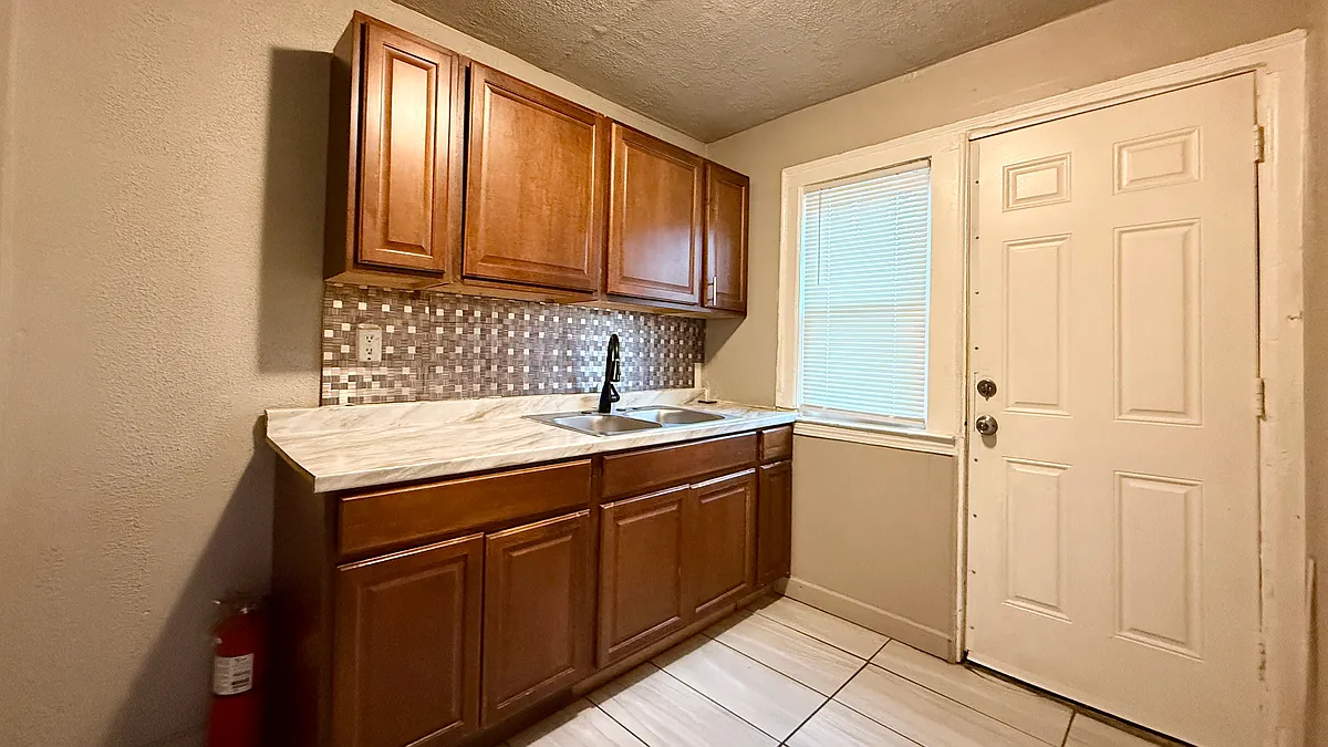 Building Photo - 2871 Ewald Cir