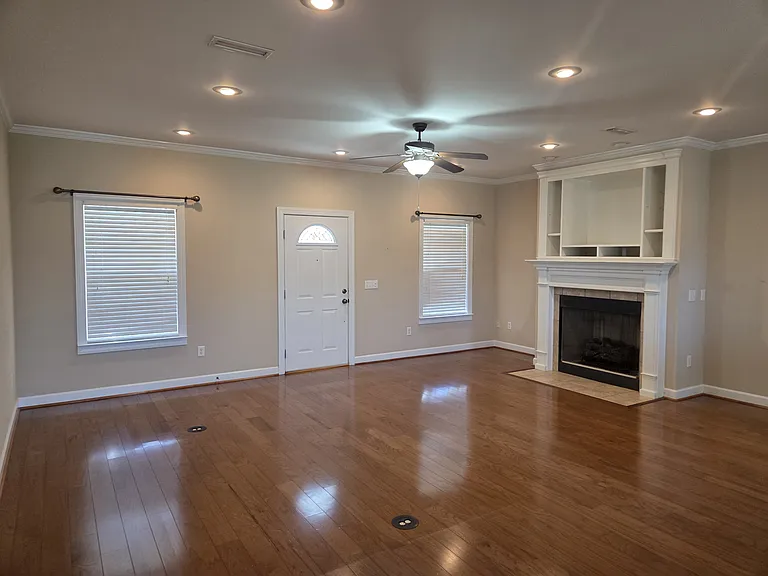 305 Candy Dr — Photo 4