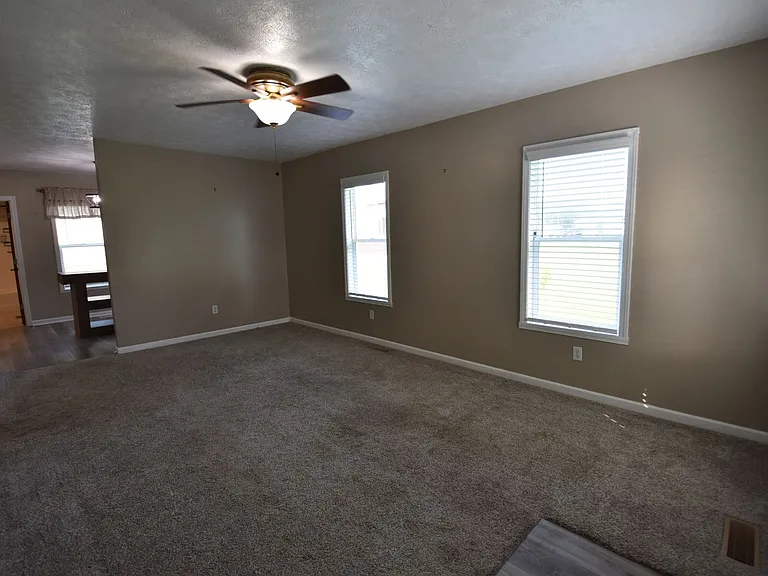 226 Walnut St — Photo 3