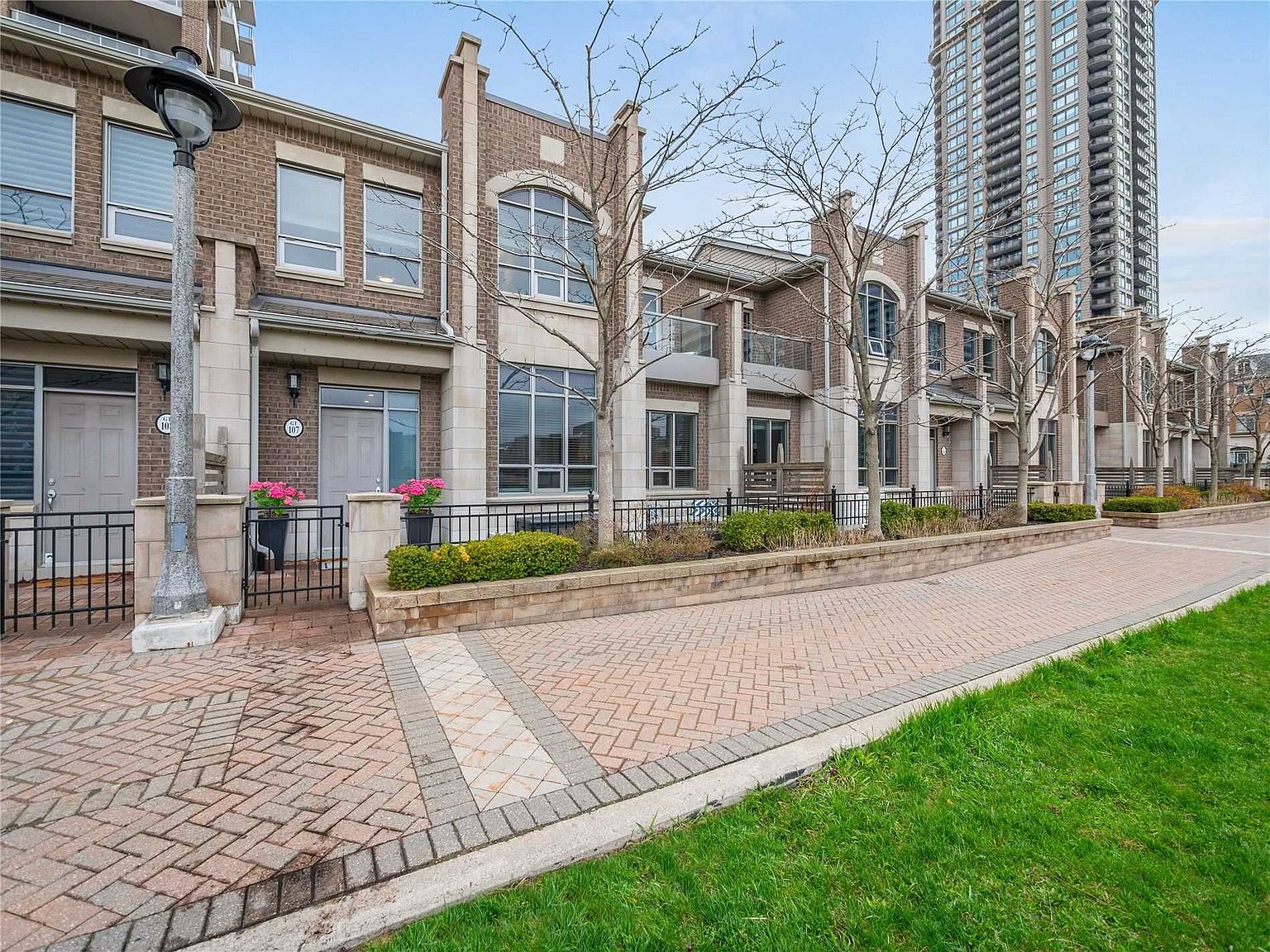 388 Prince Of Wales Dr 107, Mississauga, ON L5B 0A1 Zillow