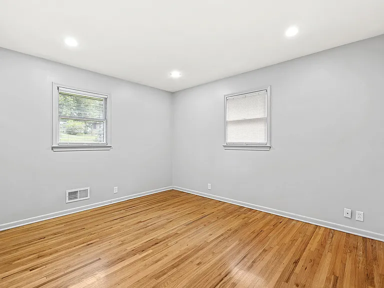 3612 S 105th St — Photo 24