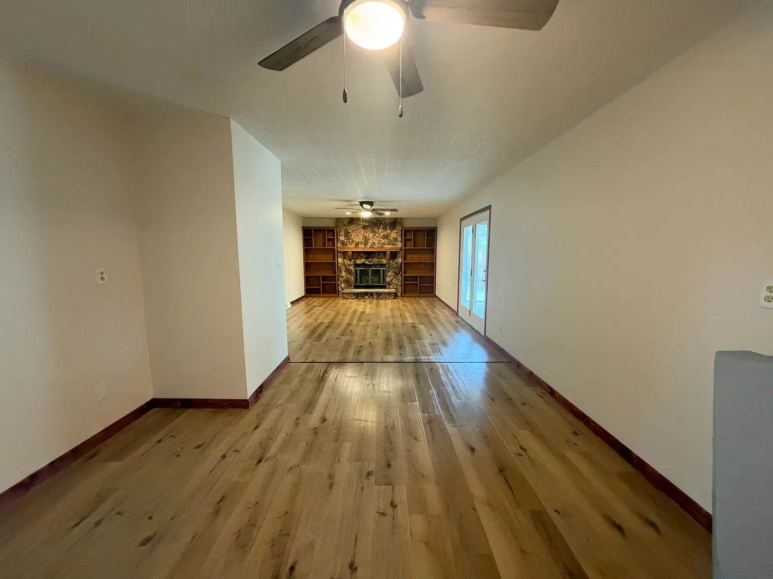 4 bed, 2000 sqft, $2,400 — Photo 3