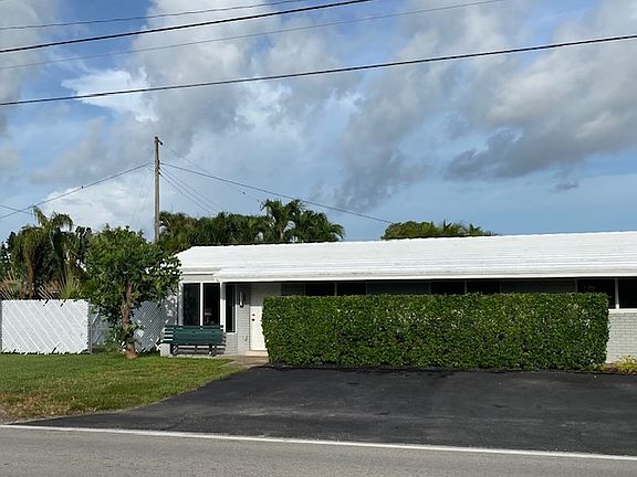 3rd image of 4331 NE 5th Ave