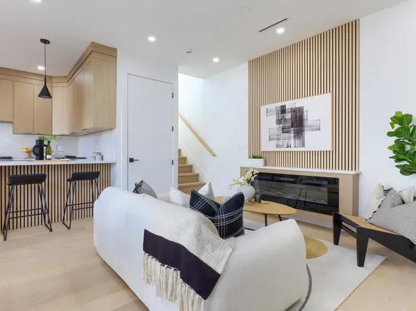 4742 Saint Catherines St #2, Vancouver, BC V5V 4M7