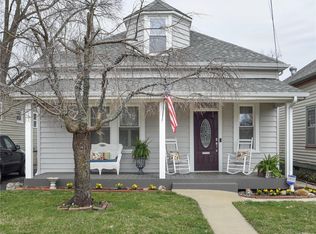 1006 Madison St, Saint Charles, MO 63301